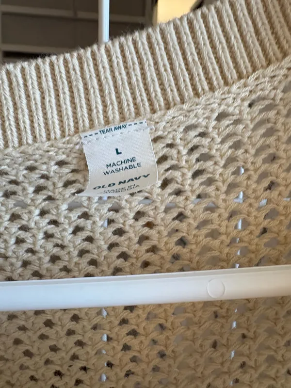 Old Navy Sweater - Image 4