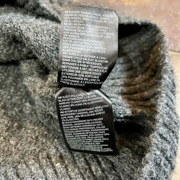 H&M Women’s Large Gray Turtleneck with Cuff Wrist - Image 9