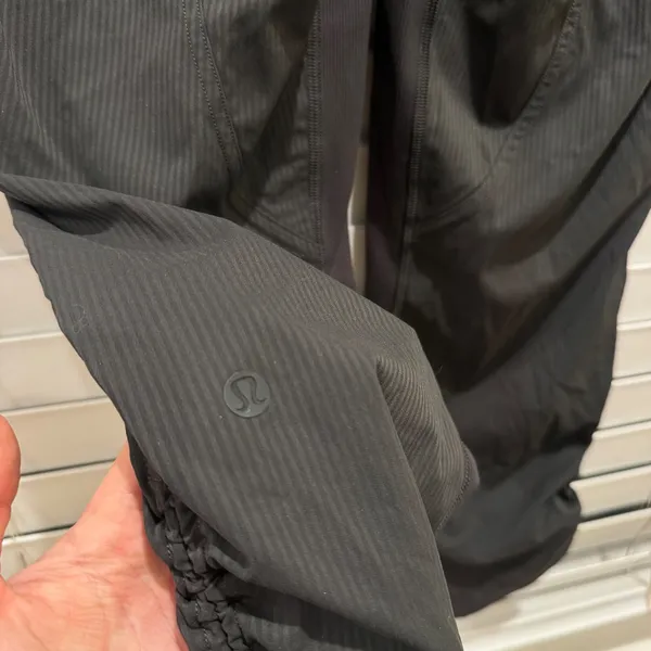 Lululemon Beyond the Studio Jogger Women 4 Grey Excellent Pinstripe LW6CDQS‎ - Image 5