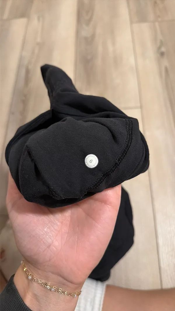 Lululemon shorts size 6 - Image 3