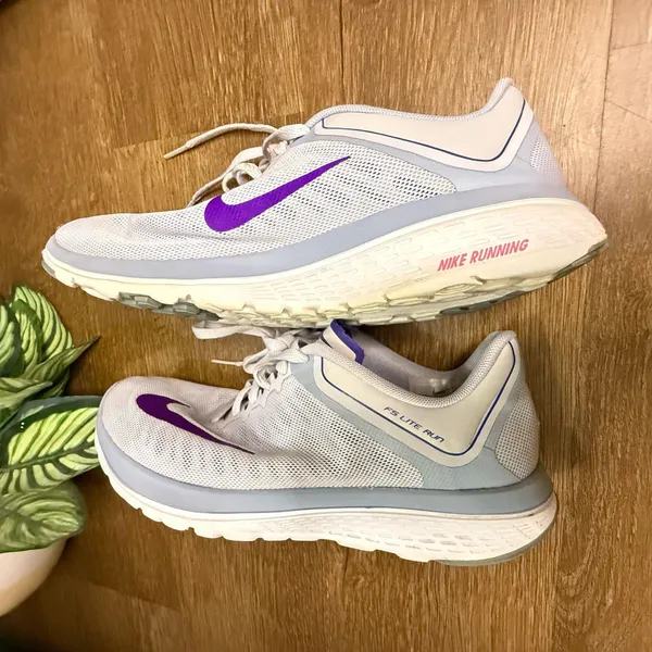 8 Nike FS Lite Run Women's Running Sneakers Shoes White Purple Size 7.5 - Image 5