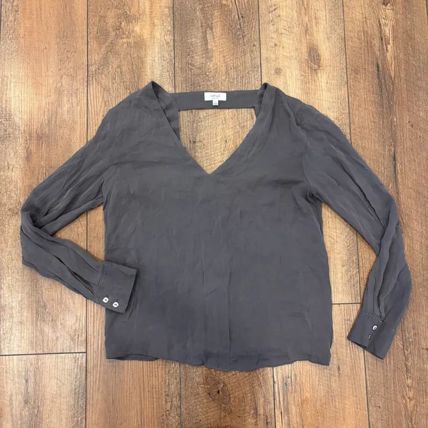 Aritzia Wilfred 100% Silk Charcoal Gray V Neck Open Back Blouse Women's Small - Image 2