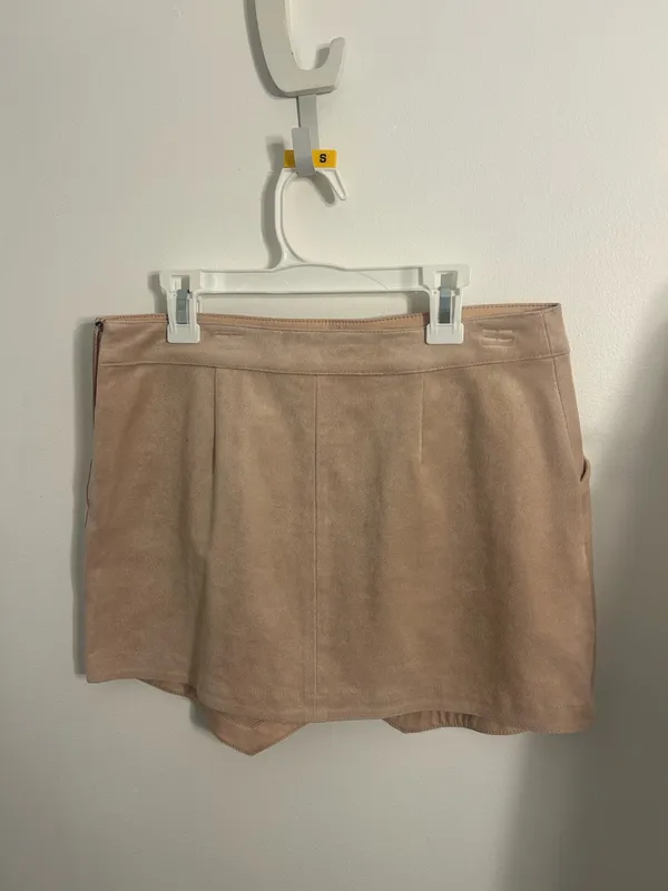 BCBG Suede Pink Mini Skirt - Image 3