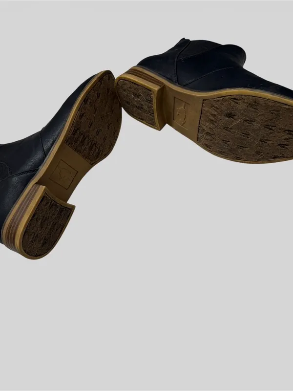 Rocket Dog Brown Chelsea Ankle Boots with Tan Stacked Heel - Image 8