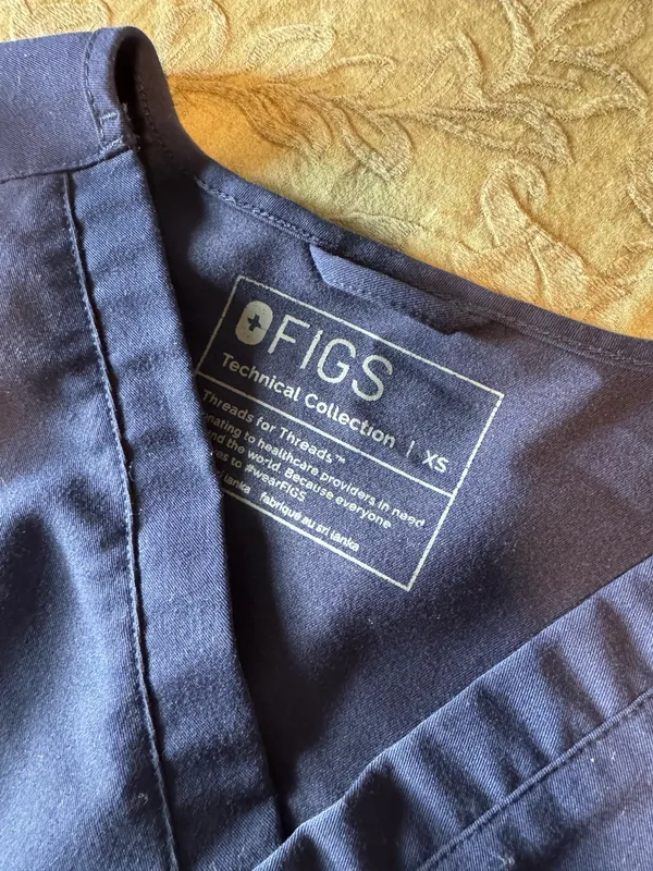 FIGS Scrubs Set - Image 4