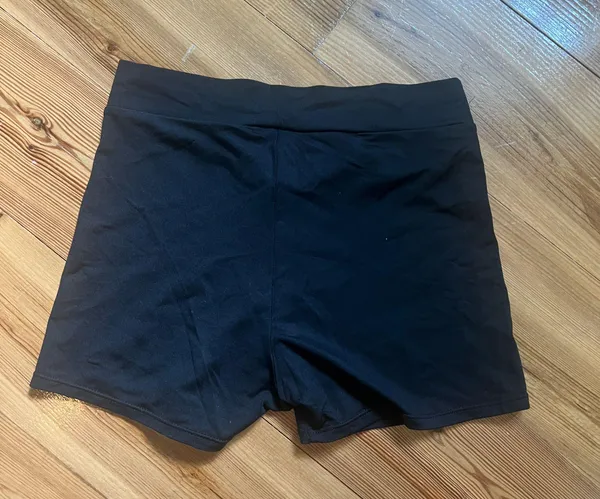Black motion wear spandex biker shorts - Image 2