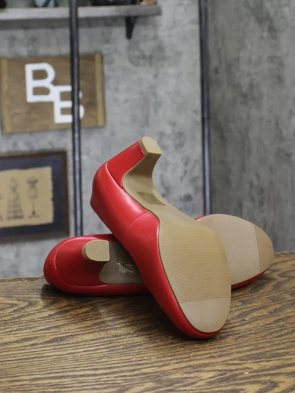 NWT Journee Collection Comfort Insole Round Toe Low Block Heel Pumps Red 7.5M - Image 7