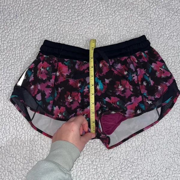 Lululemon Hotty Hot Shorts - Image 12