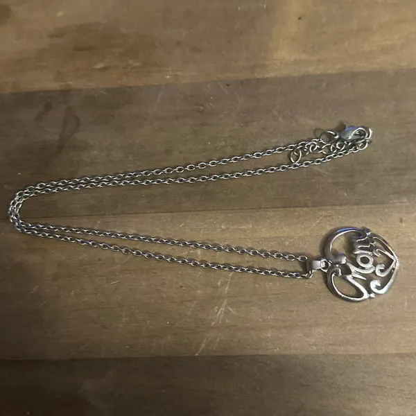 Silver Tone Mom Heart Pendant Necklace - Image 3