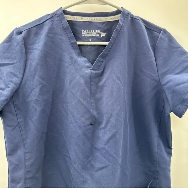 Fabletics Method 2-Pocket Scrub Top in Navy Blue Size S - Image 4