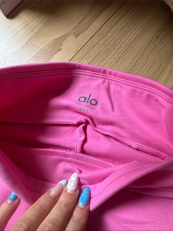 ALO Yoga SOFTSCULPT SHORELINE CAPRI - Image 4