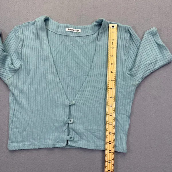 Reformation Sage Green‎ Ribbed V-Neck Button Front Cropped Cardigan Top Medium - Image 5