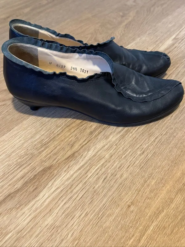 Giraudon New York Black Leather Ruffle Slip-On Shoes EU 39.5 Portugal - Image 7