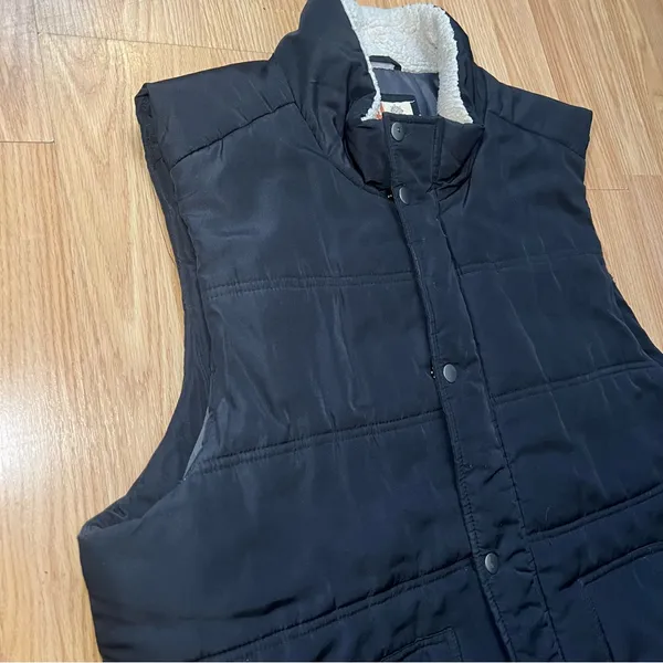 Ruff Hewn Black Puffer Vest Women’s Size Large Quilted Full‎ Zip Sherpa Collar - Image 4