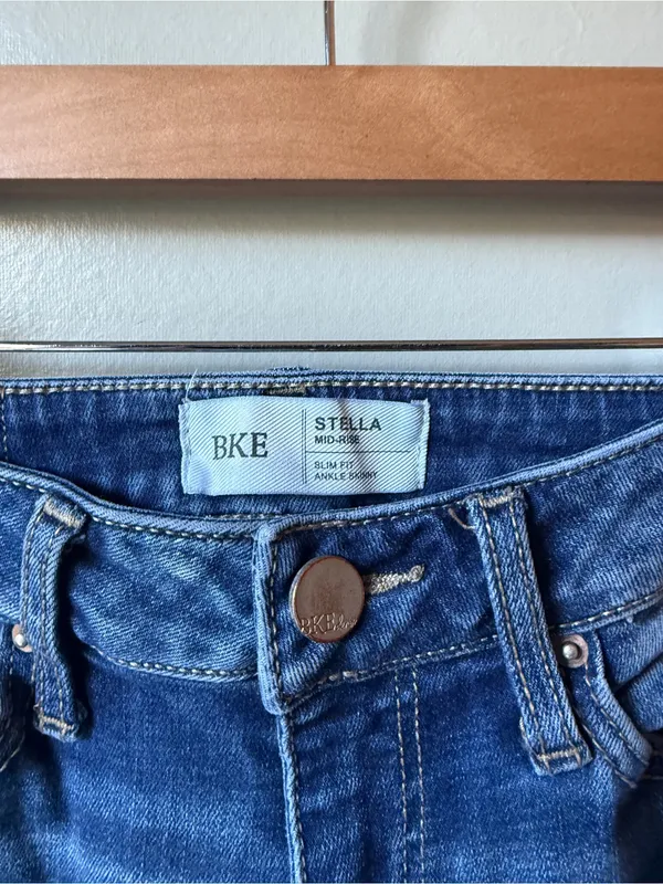 BKE Stella Distressed Skinny Jeans Size 25 Medium Wash Ripped Denim - Image 4