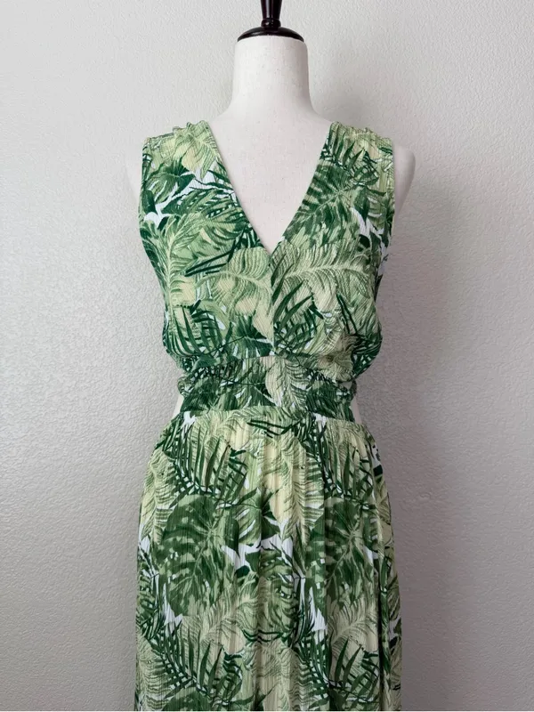 Justify Double V-neck Green Tropical Smocked Cut Out Waist Maxi Dress, Sz Large - Image 2