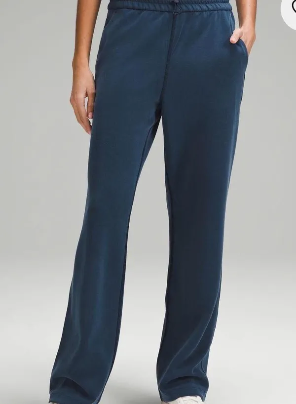 Lululemon Softstreme High-Rise Pant in black sz 4 - Image 2