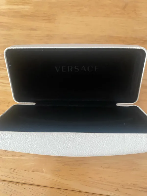 Versace White Leather Eyeglass/Sunglass Case - Image 3