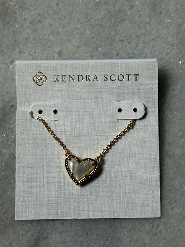 Kendra Scott Gold Heart Pendant Necklace with Mother-of-Pearl Inlay New - Image 4