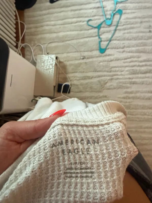 White American Eagle v neck sweater  - Image 4