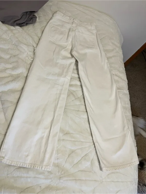 Edikted White Wide Leg Flare Jeans - Image 4