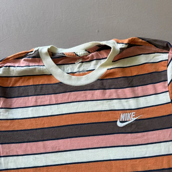 Nike Sportswear Club Striped T-Shirt - Image 4
