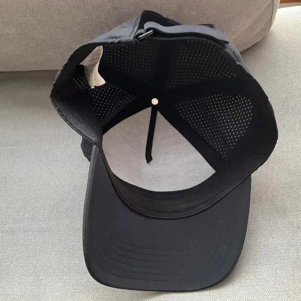 Alo Yoga Performance District Trucker Hat Black - Image 5