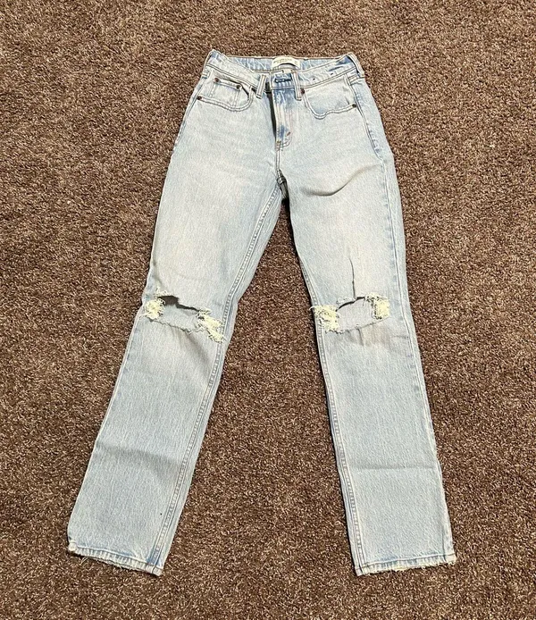 Abercrombie Jeans - Image 3