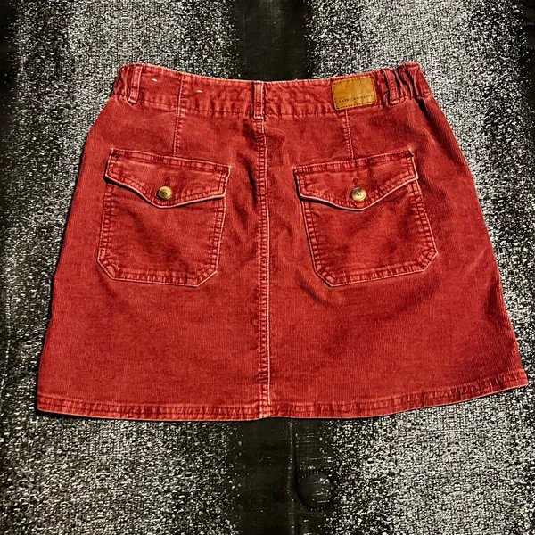 Womens sz8 American Eagle super stretch burgundy corduroy mini skirt - Image 2