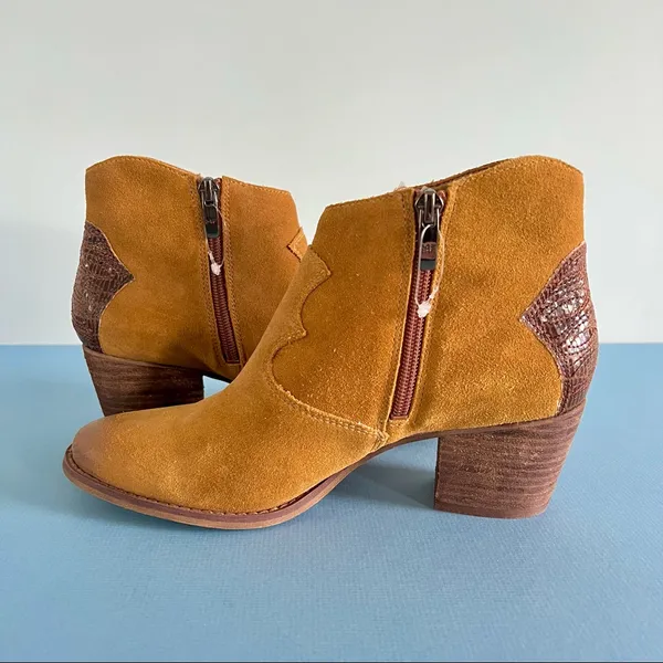 Marc Fisher Stefani Tan Suede Western Ankle Boots‎ - Image 3