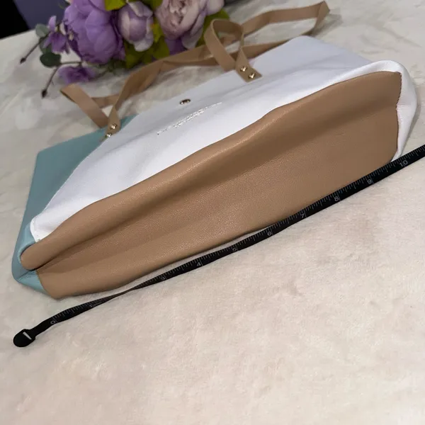 NEW Boutique White and Turquoise Shoulder Bag - Image 12