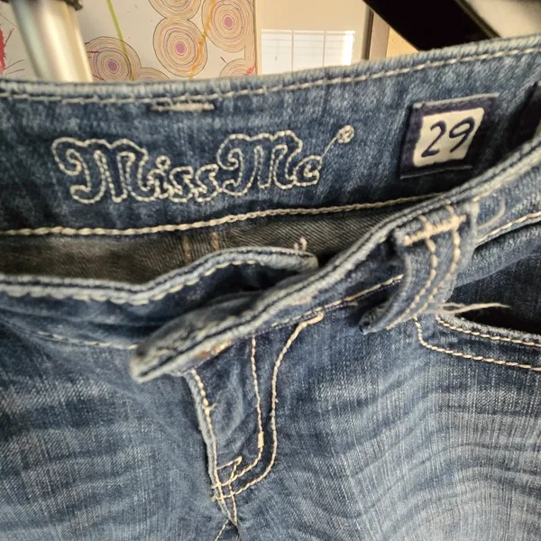Miss Me FLEUR DE LIS Capri Jeans size 29 - Image 4