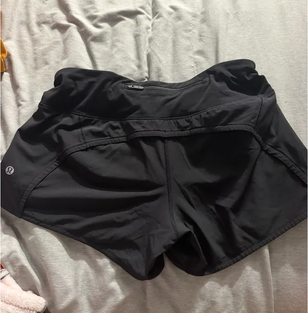 Lululemon Shorts Speed Up - Image 2