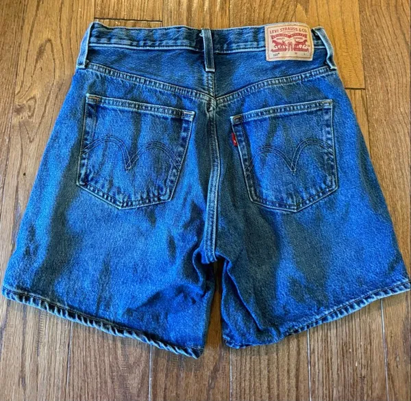 Levi’s 501 6” inseam dark wash high rise Jean shorts size 27 - Image 8