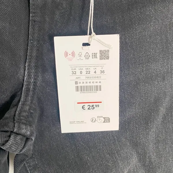 NWT black Pull & Bear Mid Waist Straight Leg Jeans Size 0 - Image 8