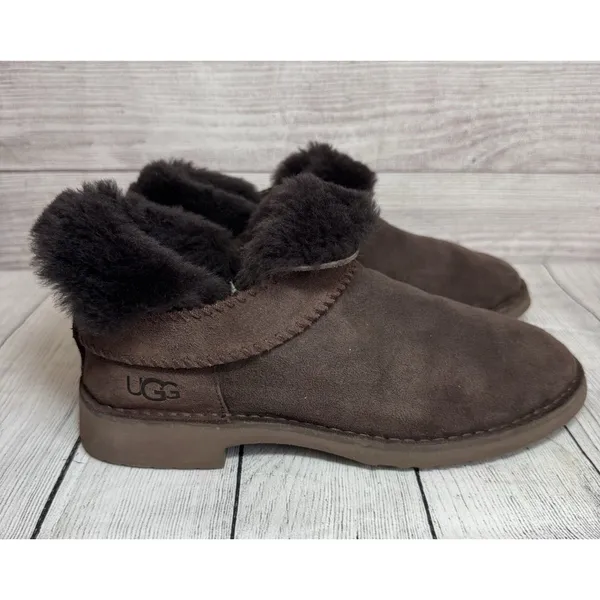 UGG Cory II Grey Suede Sheepskin Lined Ankle Boots Womens Slim Silhouette Sz 8.5 - Image 3