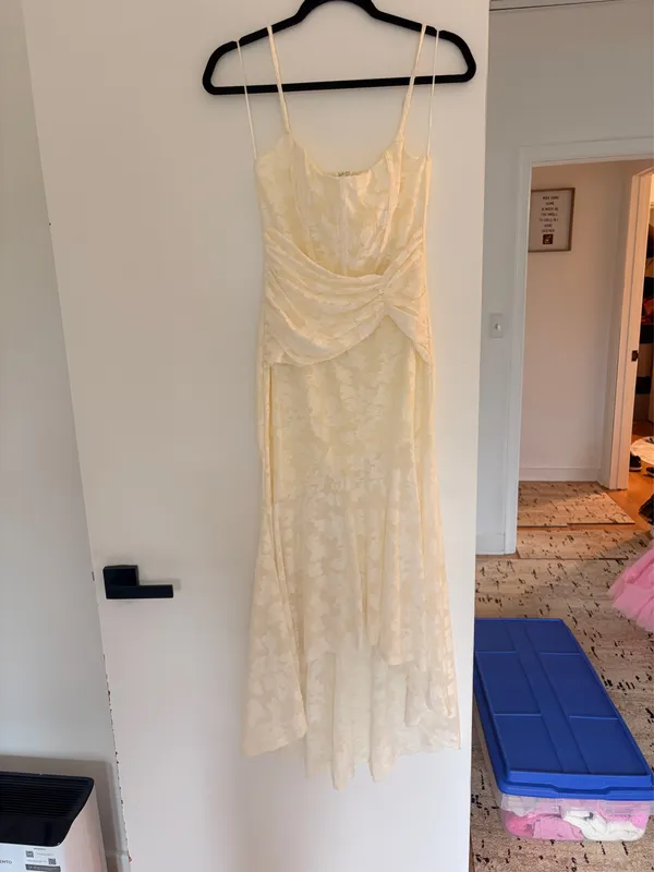 Boutique White lace dress - Image 2