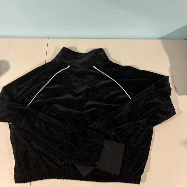 Forever 21 Women's Black Velvet Cropped Tokyo Half-Zip Pullover Sweatshirt Size M - Image 3