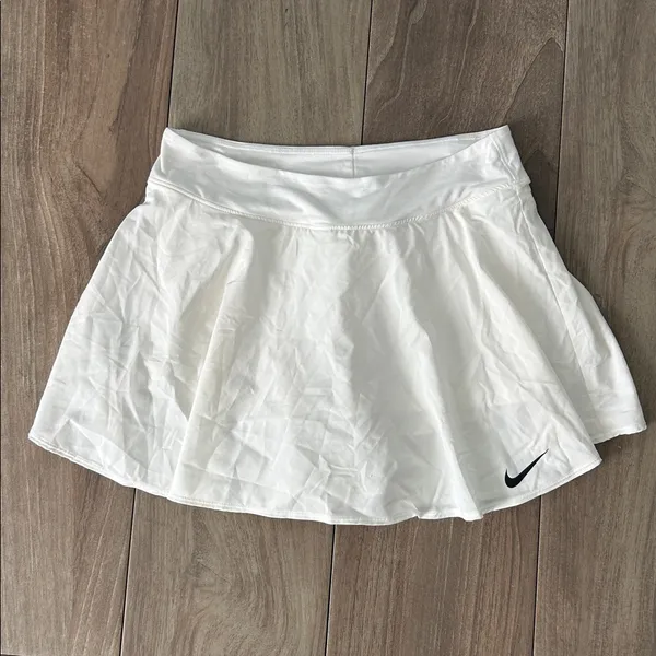 Nike Women's Dri-Fit Victory Flouncy 15" White Tennis Skort - Image 3