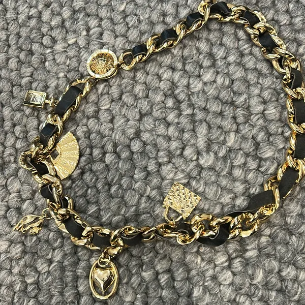 Non Signe Vintage Y2K Chunky Charm Belt Gold/Leather Ribboned Design - Image 3