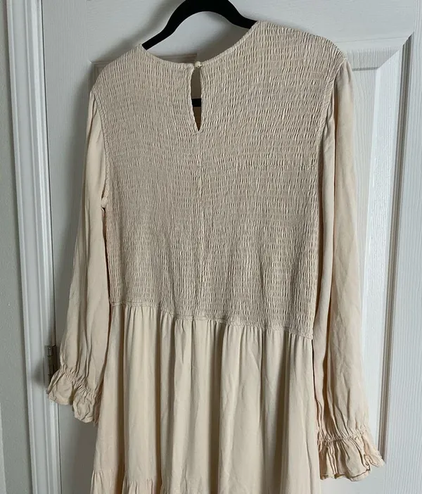Women's Casual Long Sleeve Smocked Dress size X-Large - Image 7