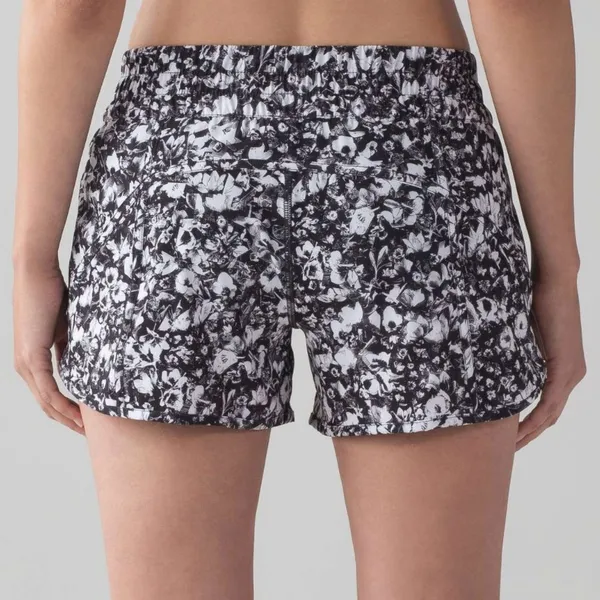 Lululemon Tracker Short V (4") Size 4 - Image 3