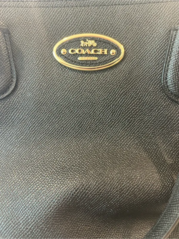 Coach Black Leather Tote Bag with Long Shoulder Strap - Image 3