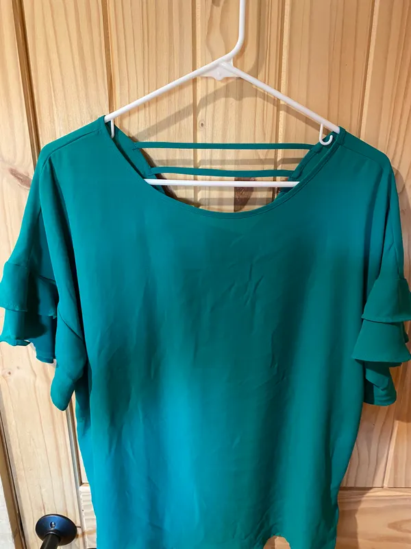 Maurices Teal Green Ruffle Sleeve Shirt Size Large - Image 3