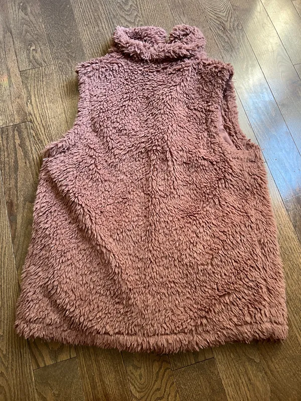 Thread and supply Sherpa shaggy vest women’s small - Image 8