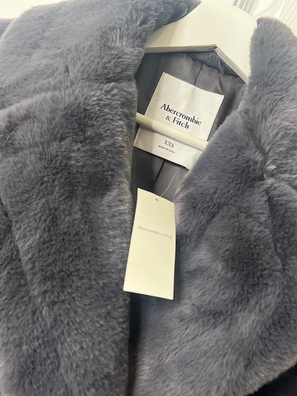 Abercrombie & Fitch XXS Gray Faux Fur Long Coat Quiet Luxury Old Money Chic - Image 4