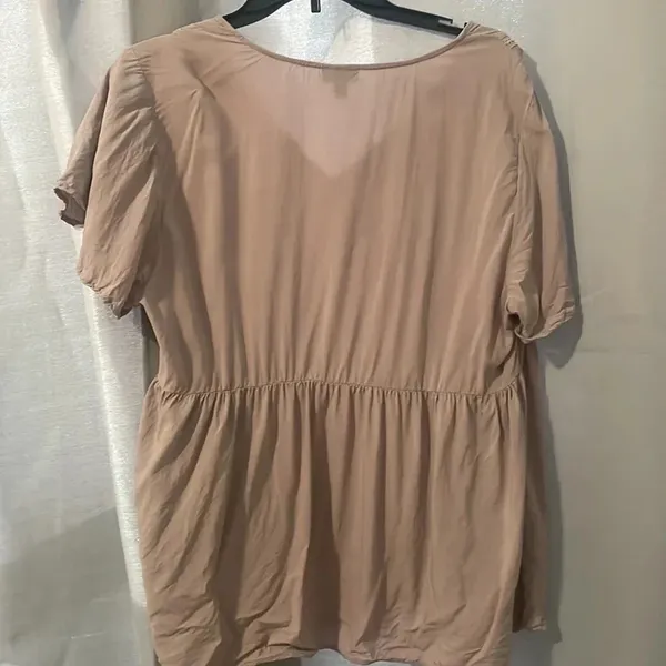 Torrid size 1 lavender blouse - Image 4