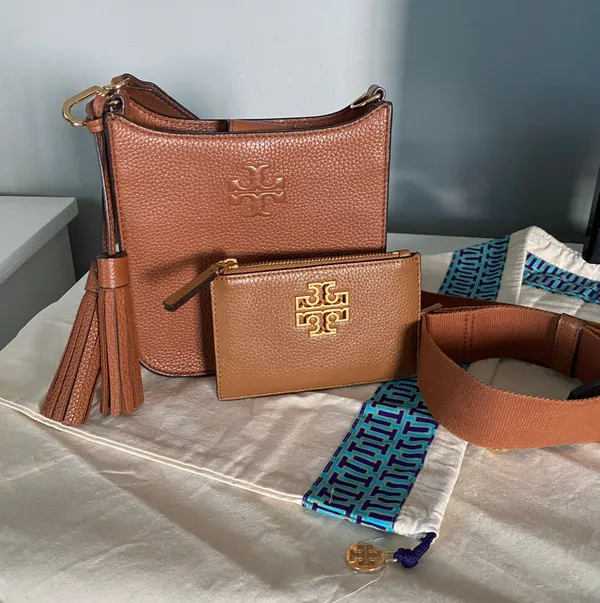 Tory Burch Crossbody Bag And Wallet - Image 3