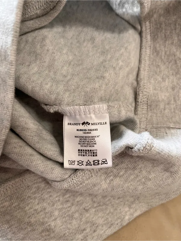 BRANDY MELVILLE Off Shoulder Pullover Gray Sweatshirt Women’s One Size EUC - Image 4