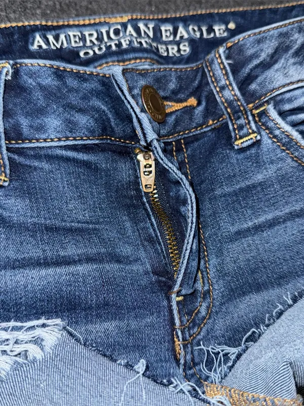 American Eagle Low Rise Micro Mini Jean Booty Shorts Distressed Sz 0 y2k grunge - Image 4